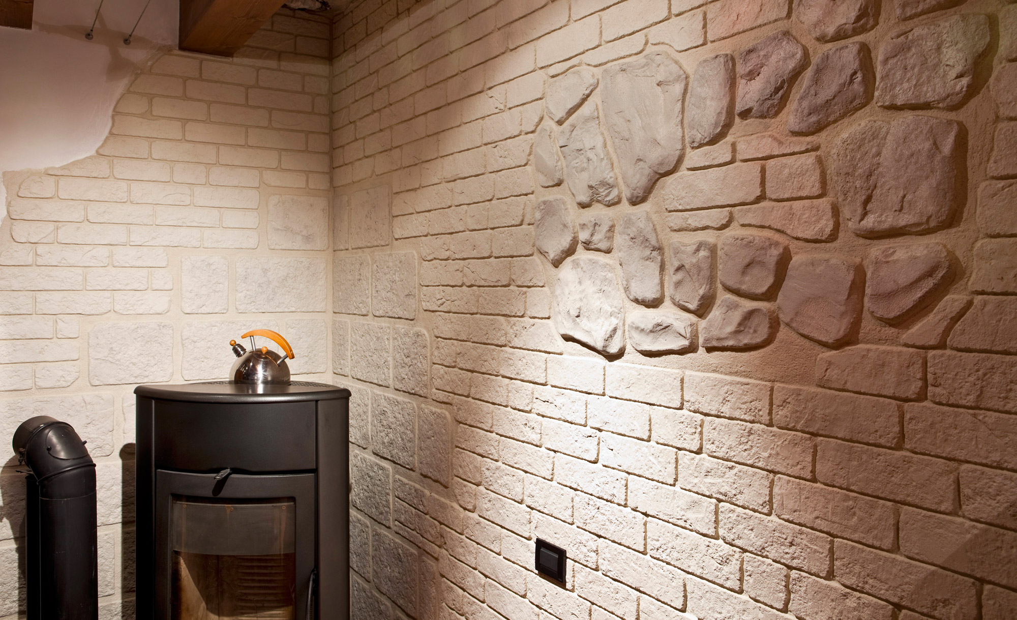 Muro stampato: intonaco che riproduce leffetto pietra ideal work Intonaco effetto pietra