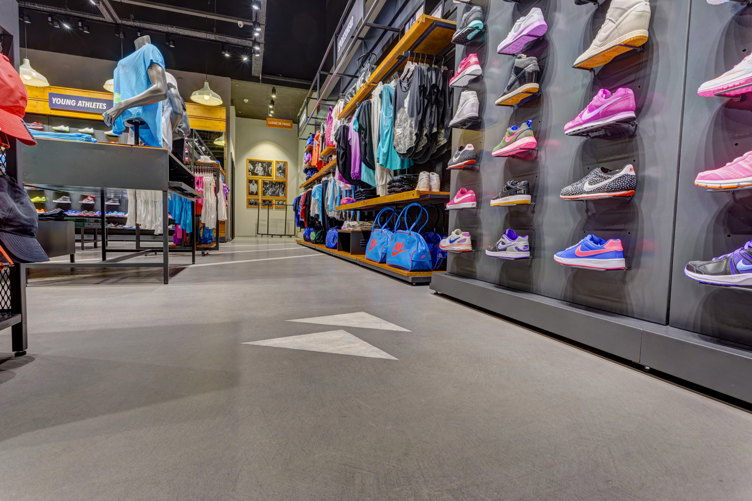 Nike Stores Romania Idealwork Pavimenti e rivestimenti in cemento