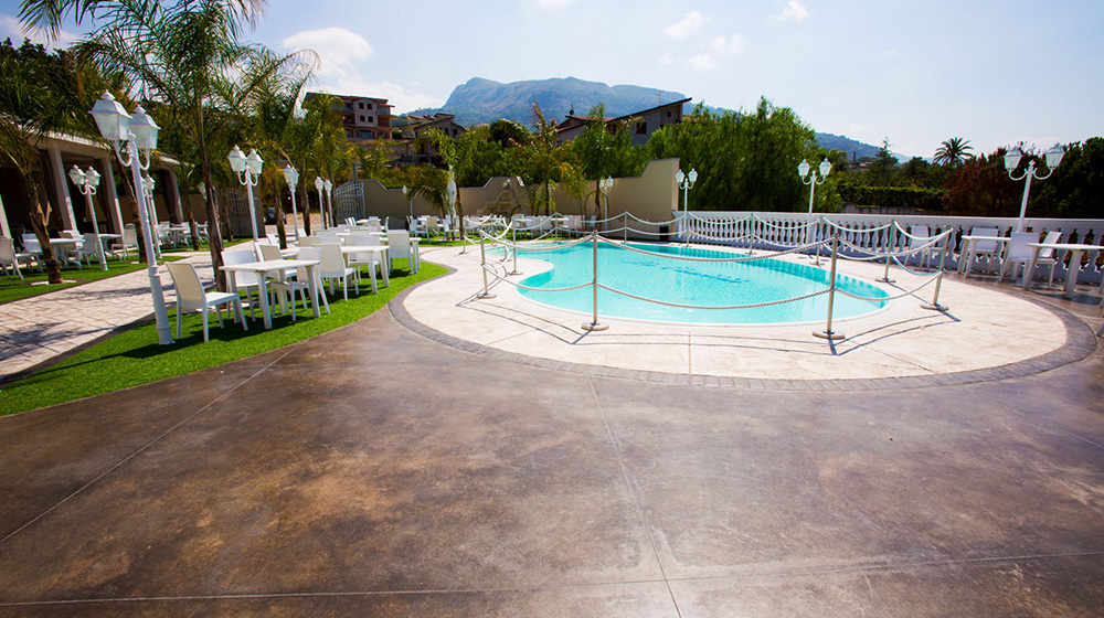 bordo piscina hotel la cascina