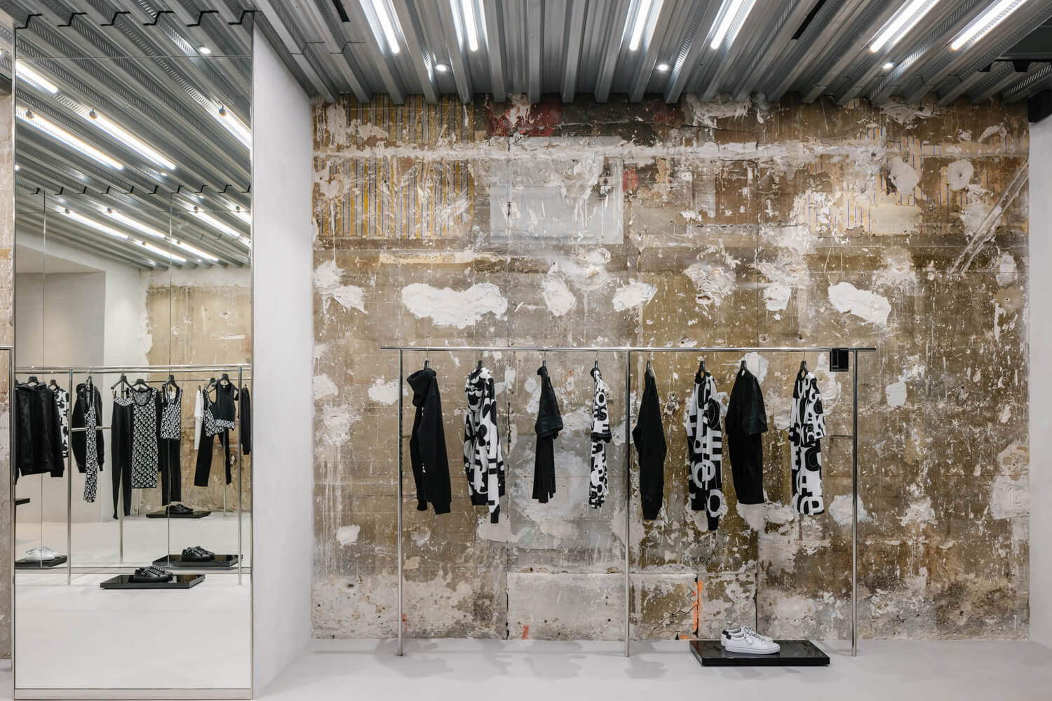 Worku Butic The Kooples boutique sugli Champs Elysées - Idealwork - Pavimenti e ...